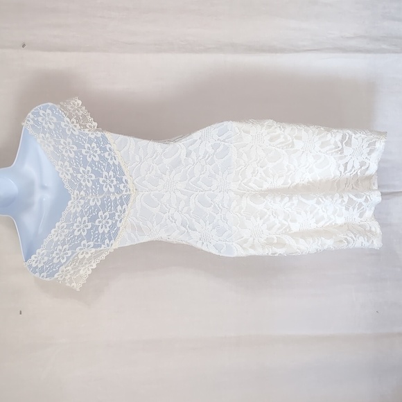 Pauln KC White Lace Off Shoulder Mini Dress Size Extra Small - Picture 4 of 7
